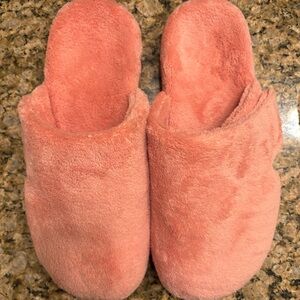 Vionic slippers